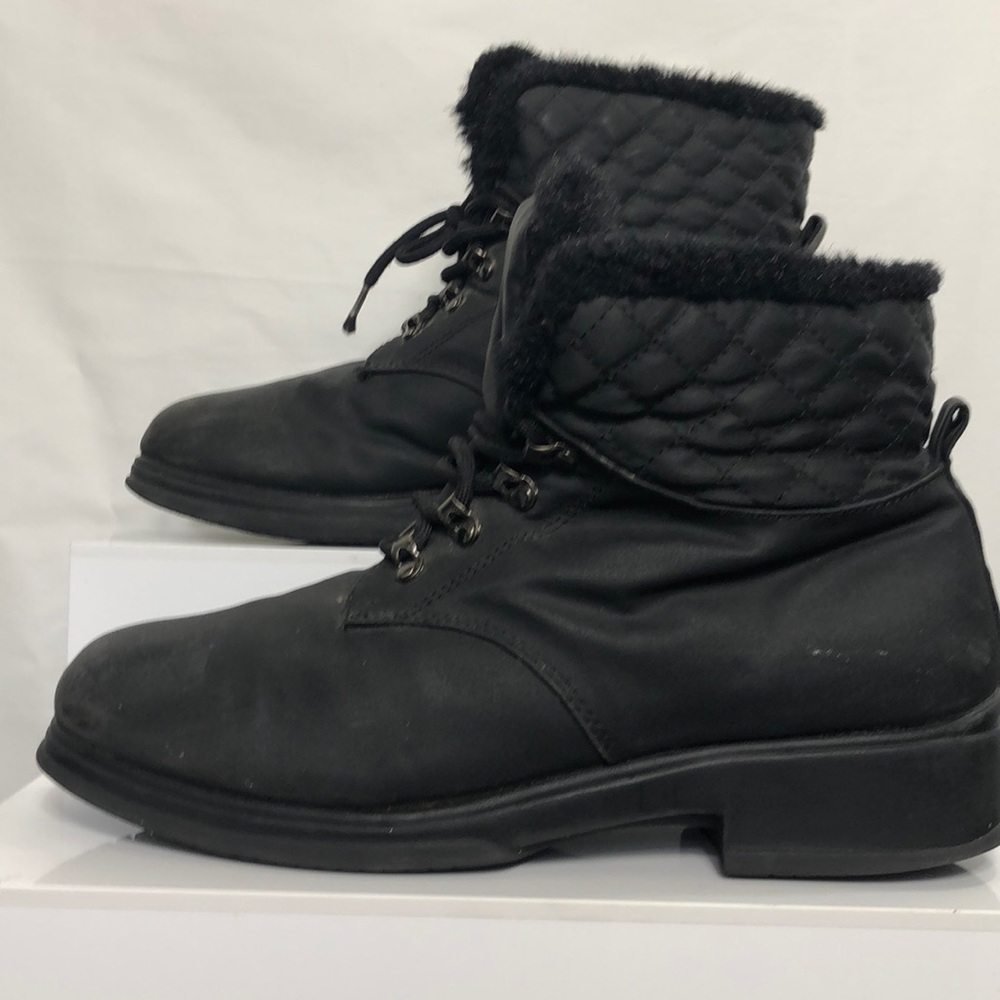 LONDON FOG Women Snow boots, Color Black, Size 10M